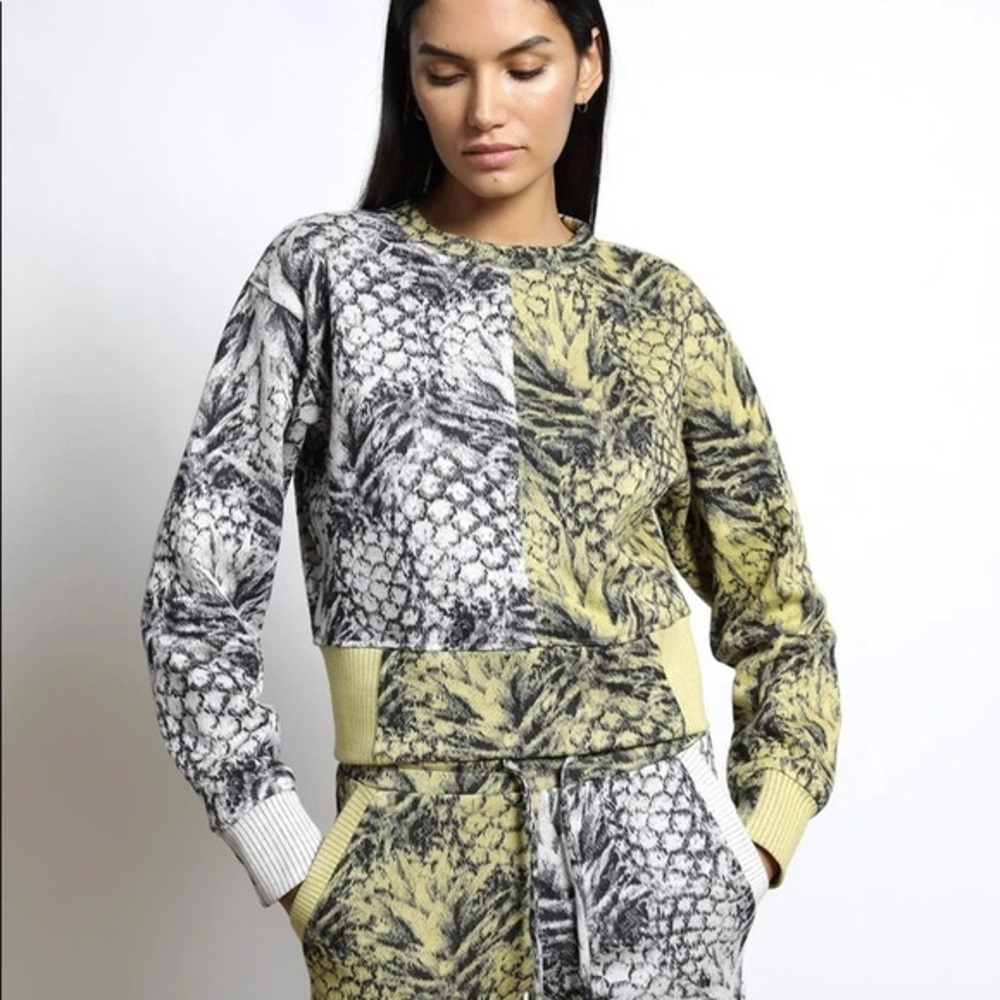 NEW Twenty Montreal Womens Pineapple Hyper Reality Knit Colorblock Sweatshirt